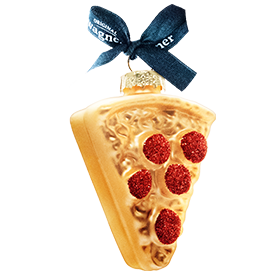 Ontvang een pizza kerstboomhanger bij aankoop van 2 Wagner pizza's.